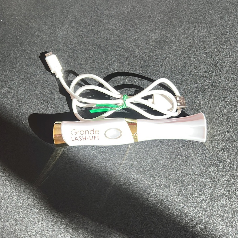 GRANDE Lash-Lift heater eyelash curler